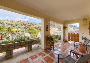 5BR Home - Pool Parking & Tennis Court