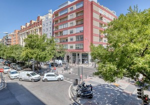 Amazing Retiro 2BR, in the best area of Madrid, by Blueground