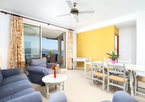 Apartment - 3 Bedrooms with WiFi and Sea views - 108769