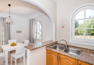 Apartment in Well Maintained Complex with Pool - Girasol Garden Superior 2 B
