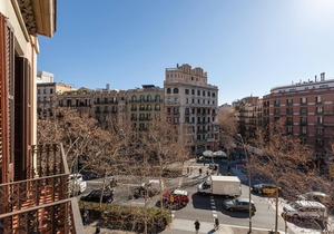 Apartment Key Plaza Universidad - Gran Via with Balcony & A/C