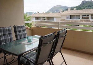 Beautiful modern apartment with 1 bedrooms for 2-3 people located in a luxury community wi