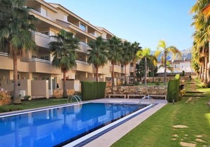 Beautiful modern apartment with 1 bedrooms for 2-3 people located in a luxury community wi