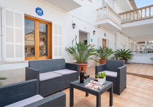 Ca'n Biel - Four Bedroom Apartment, Sleeps 8
