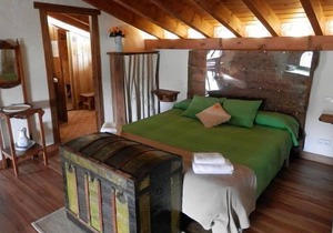 Casa Rural Bioenergética La Serrezuela for 12 people