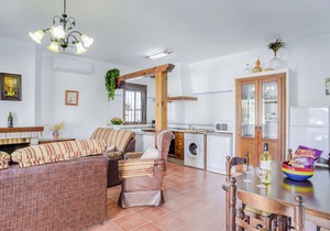 Charming Home Casa Villanueva 4 with Private Pool, Garden & Wi-Fi