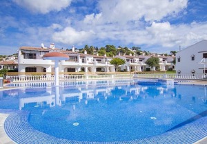 Cheap & Chic: 3-bedroom apartment in Son Bou