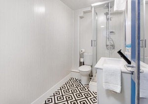 City Centre Studio 3 with Free Wifi and Smart TV by Yoko Property