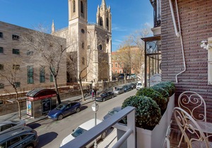 Comfortable Apartment with Terrace near Retiro Park. Retiro II