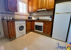 Deluxe 2 Bedroom Apartment With Large Private Balcony, Shared Pool and Free Wifi