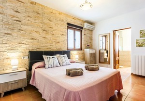 Family-friendly townhouse with private pool – Casa Dos Estels