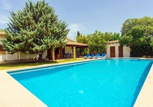 Holiday Home "Sol Roma" with Mountain View, Pool, Air Conditioning & Garden