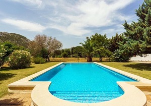 Holiday Home "Sol Roma" with Mountain View, Pool, Air Conditioning & Garden