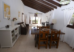 Holiday rental home situated in Benissa (Costa Blanca) for maximum 5 people. This villa is located in a quite area, where you will enjoy the beautiful beaches lengthways the coast of Benissa.
