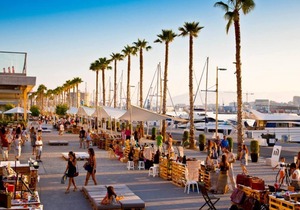 Holidays2Malaga Paseo Marítimo Antonio Banderas with terrace front Beach