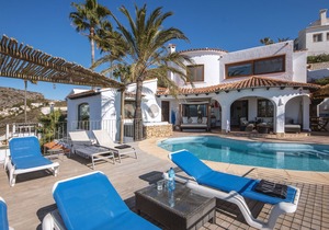 Large and comfortable villa with private pool in Moraira, on the Costa Blanca, Spain for 8 persons