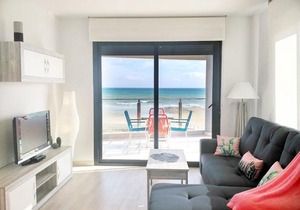 Luxury and Modern Beach Apartment with Sea Views
