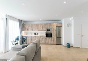 Luxury Apartment with Mountain View, Garden & Wi-Fi