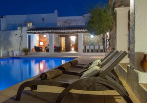LUXURY NEW VILLA WITH STUNNING SEA VIEWS
