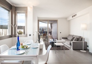 Modern and luxurius property with terrace and sea view, it can accommodate 4 guests