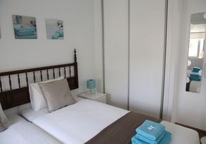 Modern apartment - 2 bedrooms - 1 bathroom - center - pool - Wifi - TV