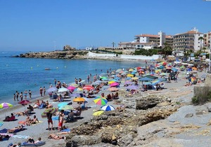Modern apartment - Wifi - center - parking - center - beach at 250 mtr