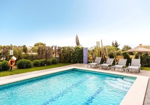 Near the beach and with pool – Villa Damián 6