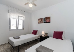 Nerja centre - 3 bedrooms - Wifi - parking - air con - Torrecilla beach 250 mtr