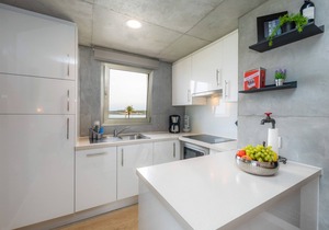 Panoramic view - loft-style beachfront apartment - like staying with friends