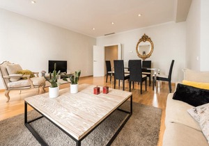 Prado Museum Apartment