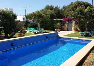 Quiet area, close to beach & amenities with AA/CC and privat pool