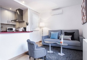 Rambla Paris Attic Apartment