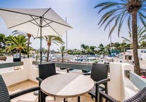 Refurbished 2 Bedroom Apartment with A/C, Communal Pool, Private Terrace at the Marina in Cala d'Or!