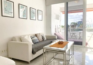 Santa Catalina Beach Flat by Canary365