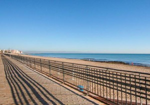 Stunning Apartment In Torrevieja