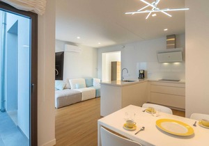 Stylish terraced house near the sea