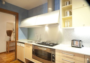 Three bedroom apartment Ronda Universitat - You Stylish