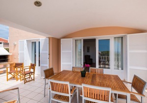 V115 | Villa Aire - Four Bedroom Villa, Sleeps 8