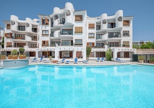 Vacation Apartment “Carabela Dali 113” Close to the Beach with Sea View and Pool