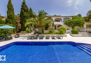 Villa Corasol by Abahana Villas