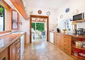 Villa Es Mirador with Sea View, Wi-Fi, A/C, Terrace & Garden; Parking Available