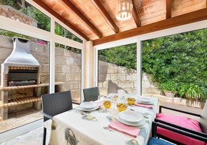 Villa Es Mirador with Sea View, Wi-Fi, A/C, Terrace & Garden; Parking Available