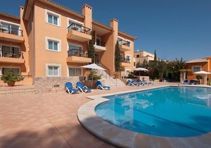 Wonderful Apartment “Pinos Altos T2” with Pool, Wi-Fi, Balcony & Terrace