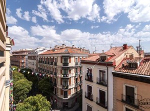 Puerta Del Sol City | Malasana
