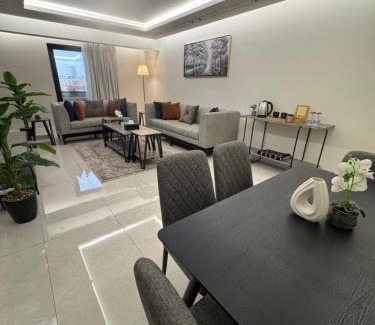 Al Aqiq Apartment | شقة أنيقة غرفتين نوم وصالة مودرن 013l