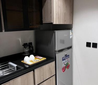 Tabuk Apartment | شقة بغرفة نوم سرير ماستر و صالة و مطبخ و دورة مياه-رمز مرور ذاتي- قرب المطار