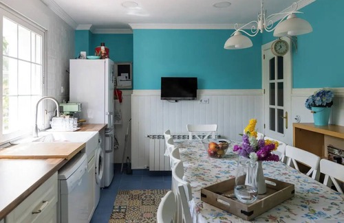 El Tiemblo Cottage | 1 hour from Madrid! Ideal house for families/groups with barbecue. Lake area