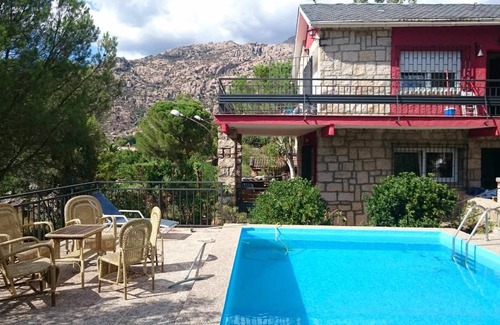 Manzanares el Real House | 100 m² House ∙ 5 bedrooms ∙ 10 guests