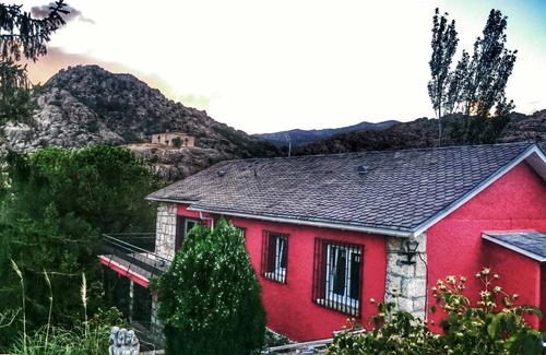 Manzanares el Real House | 100 m² House ∙ 5 bedrooms ∙ 10 guests