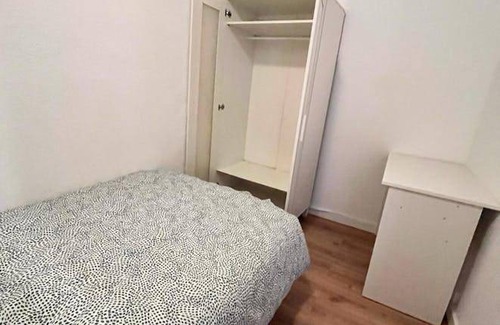Arganzuela Resort | 100 m² Private room ∙ 1 bedroom ∙ 1 guest